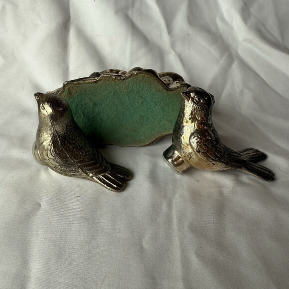 Vintage Metal Bird Salt & Pepper Shakers Set on Floral Base Home Decor - Picture 6 of 7